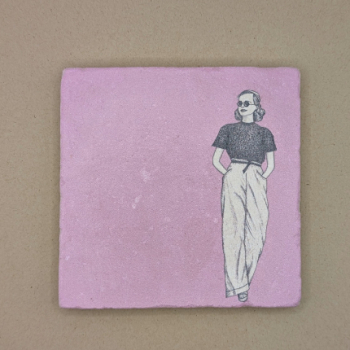 Fliese - Frau mit Sonnenbrille